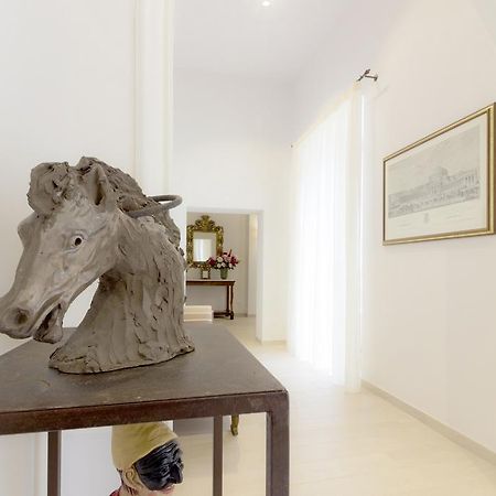 نابولي Palazzo D'Auria Aparthotel المظهر الخارجي الصورة