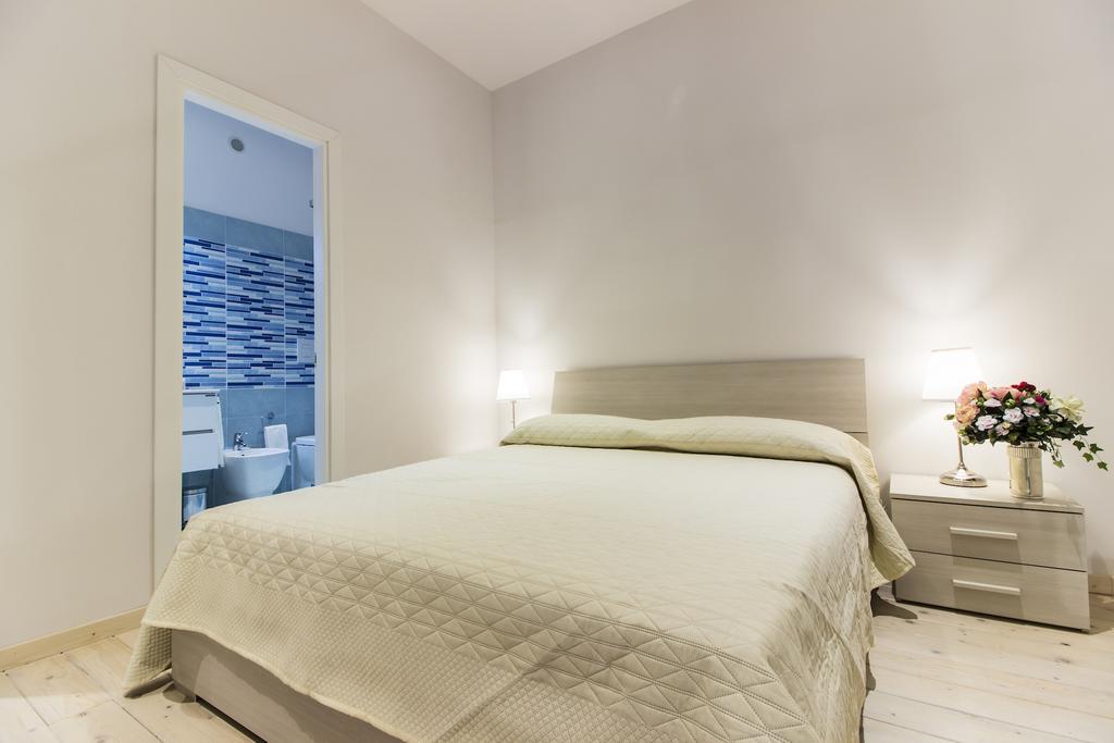 نابولي Palazzo D'Auria Aparthotel المظهر الخارجي الصورة
