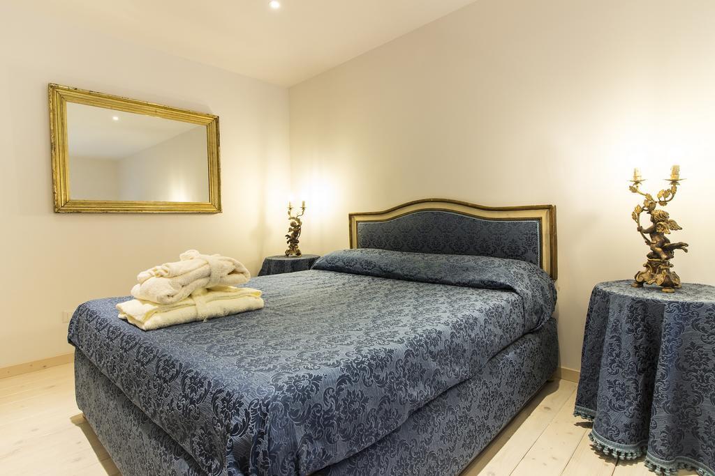 نابولي Palazzo D'Auria Aparthotel المظهر الخارجي الصورة