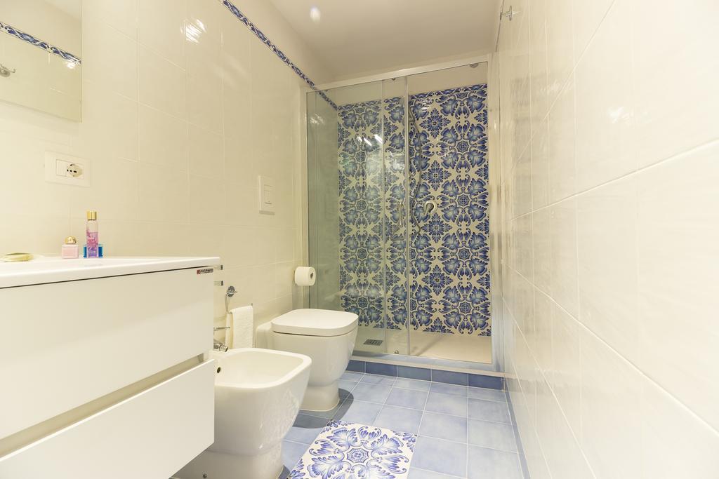 نابولي Palazzo D'Auria Aparthotel المظهر الخارجي الصورة
