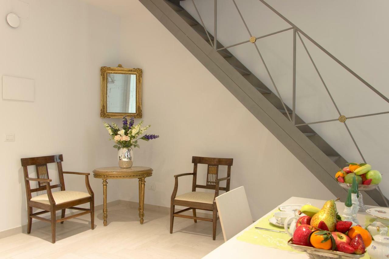 نابولي Palazzo D'Auria Aparthotel المظهر الخارجي الصورة